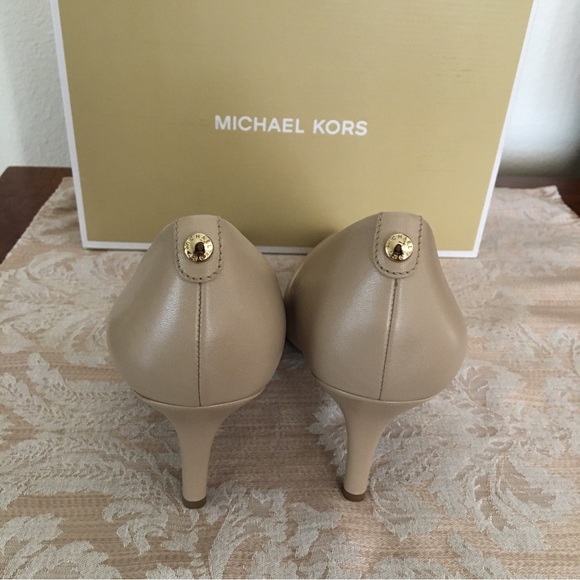 ‼️NIB‼️Michael Kors Flex Leather Mid Heels - Picture 3 of 5